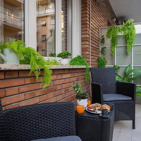 Apartment Tiburtina Flat - 600m To Metro B, Terrace, A-c Rome